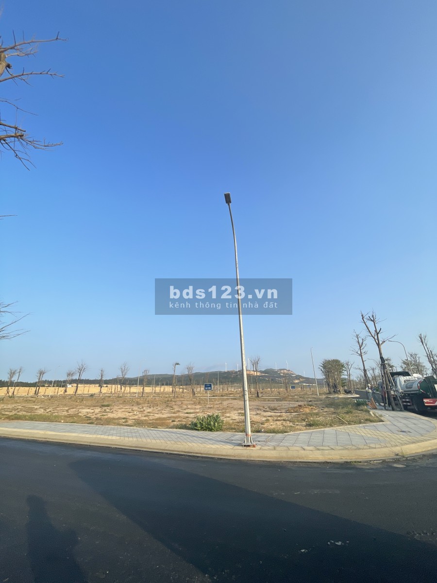 Bán đất mặt tiền biển 30 triệu/m2, liền kề Merry Land Quy Nhơn liên hệ 0935321489