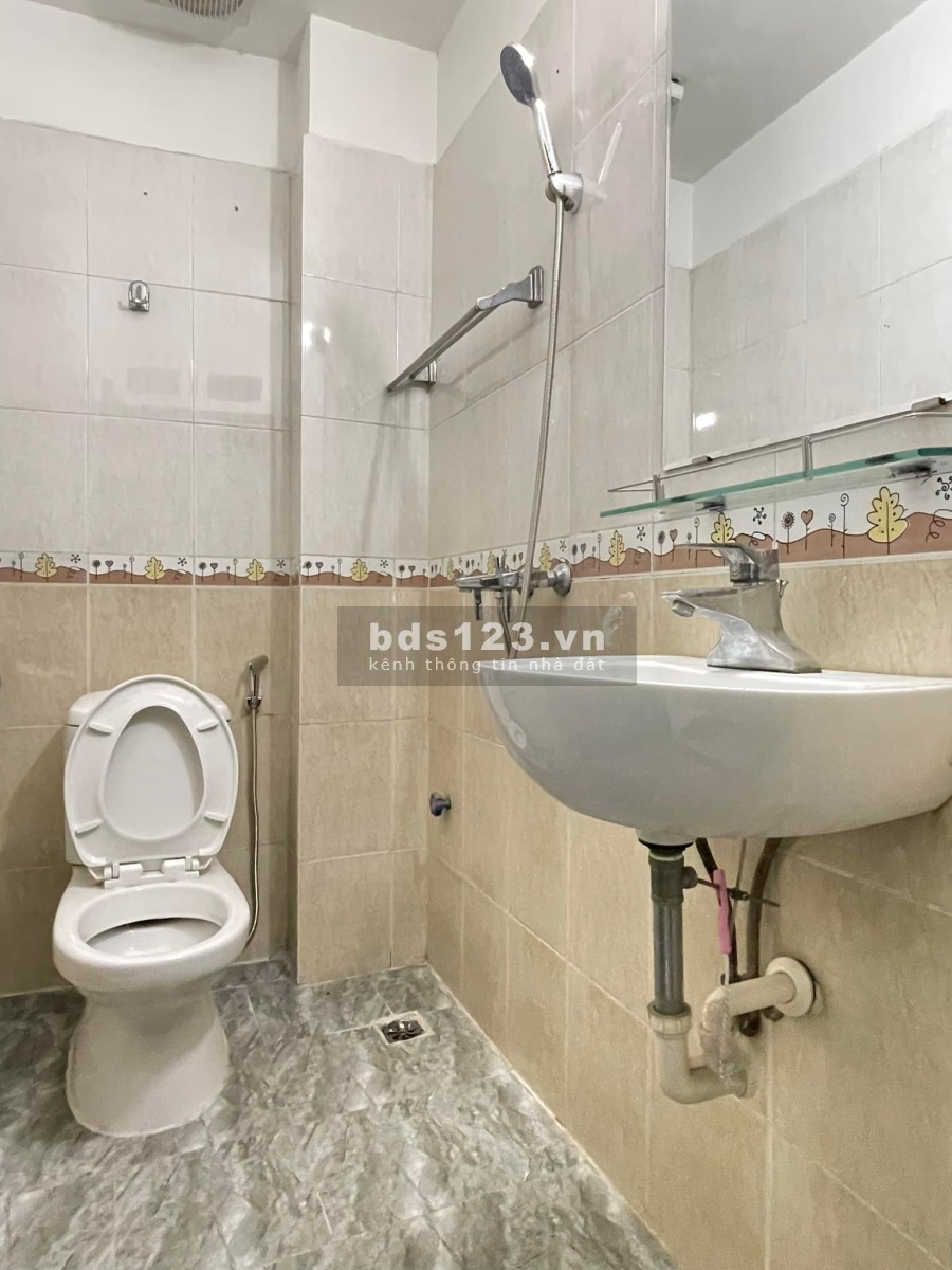 Nhà Kim Giang Hoàng Mai diện tích sử dụng 38m2, 4 tầng 3.5m mặt tiền giá bán chỉ 3.55 tỷ