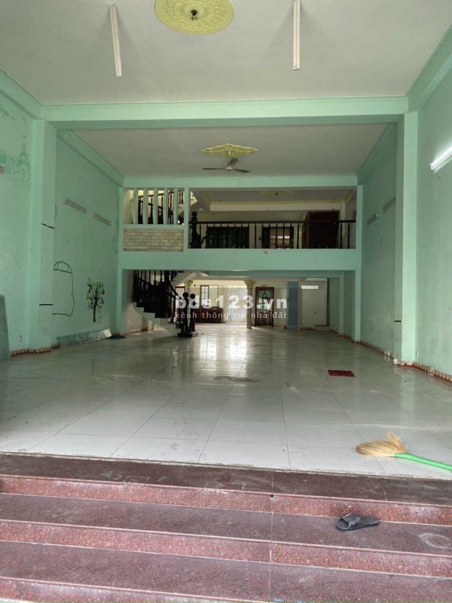 Cho thuê nhà nguyên căn thành phố Thủ Đức giá chỉ 24 triệu/tháng, liên hệ 0855052385