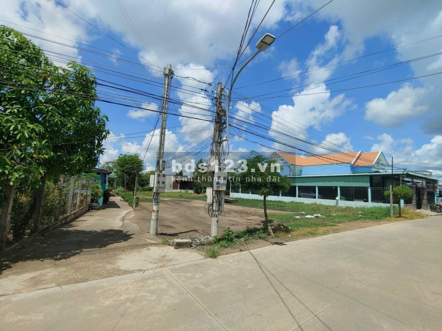 Chính chủ bán đất mặt tiền đường xe tải, cách Quốc lộ 50 100m, công chứng sang tên trong ngày
