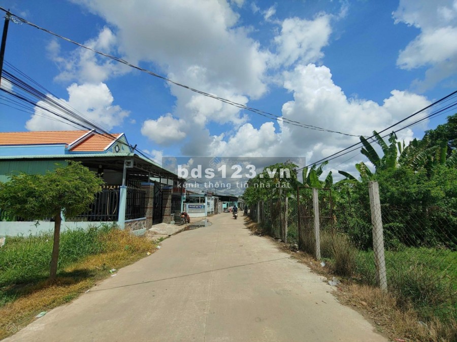 Chính chủ bán đất mặt tiền đường xe tải, cách Quốc lộ 50 100m, công chứng sang tên trong ngày