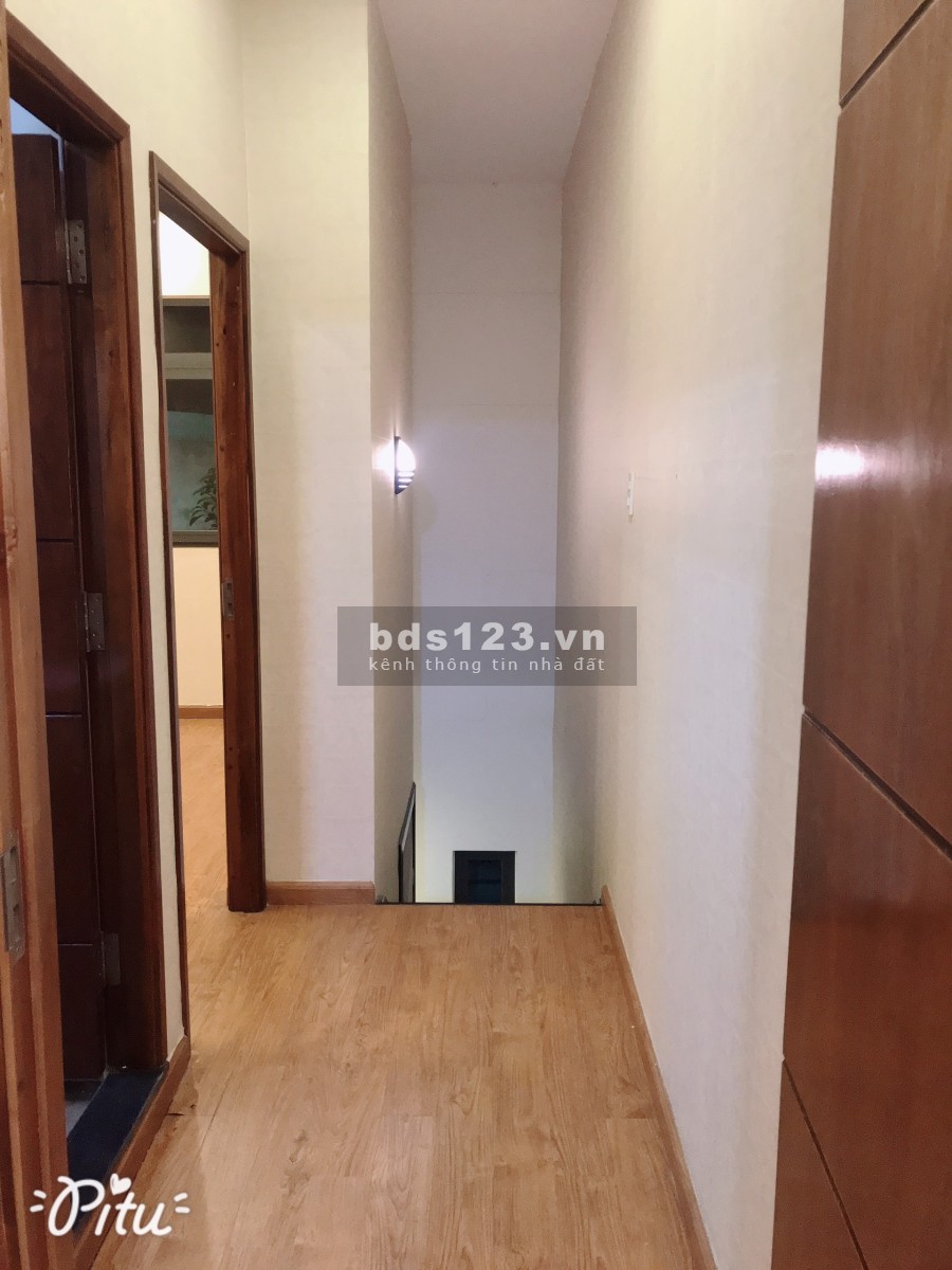 Nhà 1 trệt 1 lầu, 2 PN, 2WC, phòng khách, bếp, sân vườn khu dân cư Tân Đức