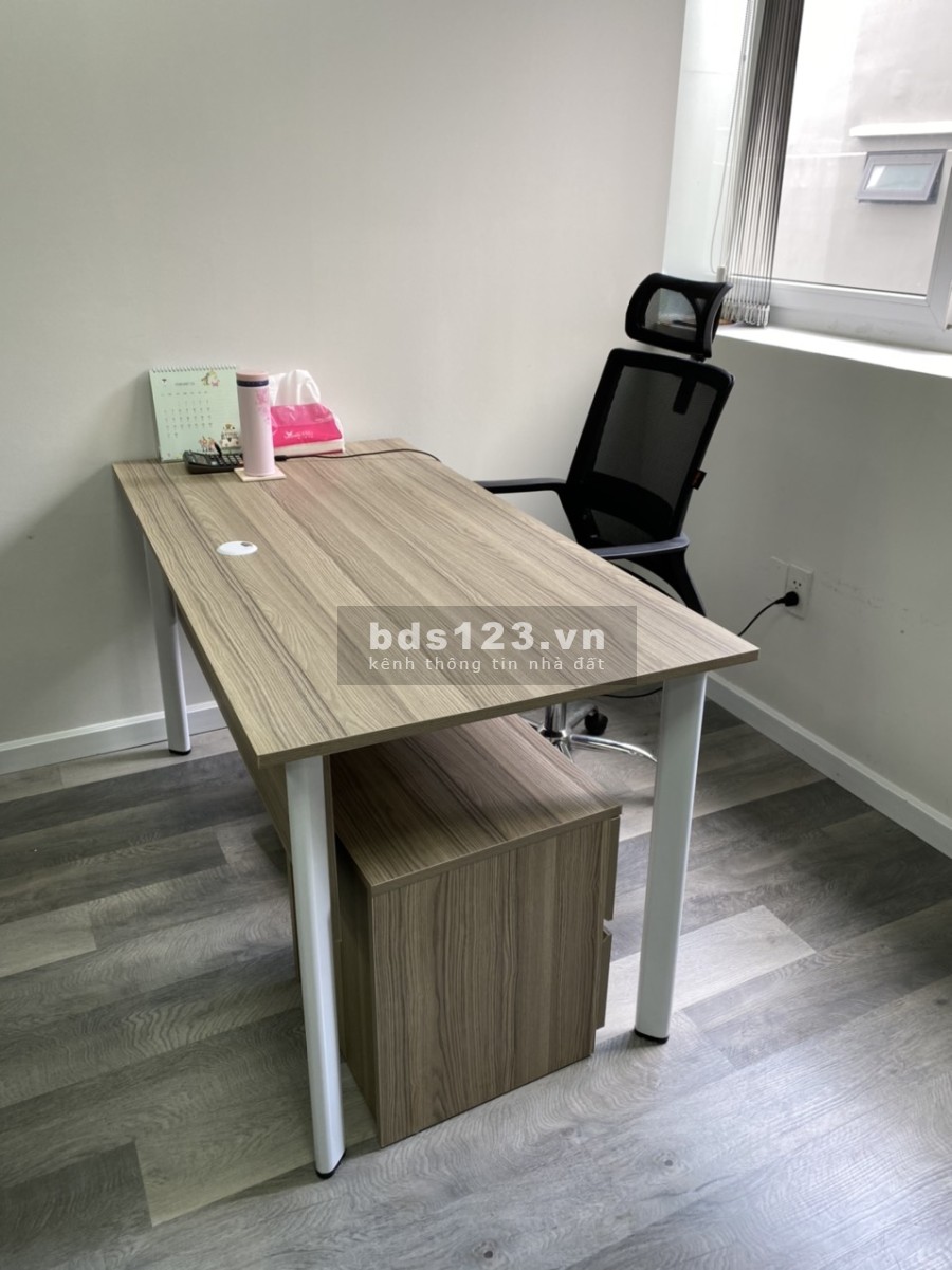 Văn phòng diện tích 70m2 ngay mặt tiền đường lơn Quận 3 full nội thất mới toanh
