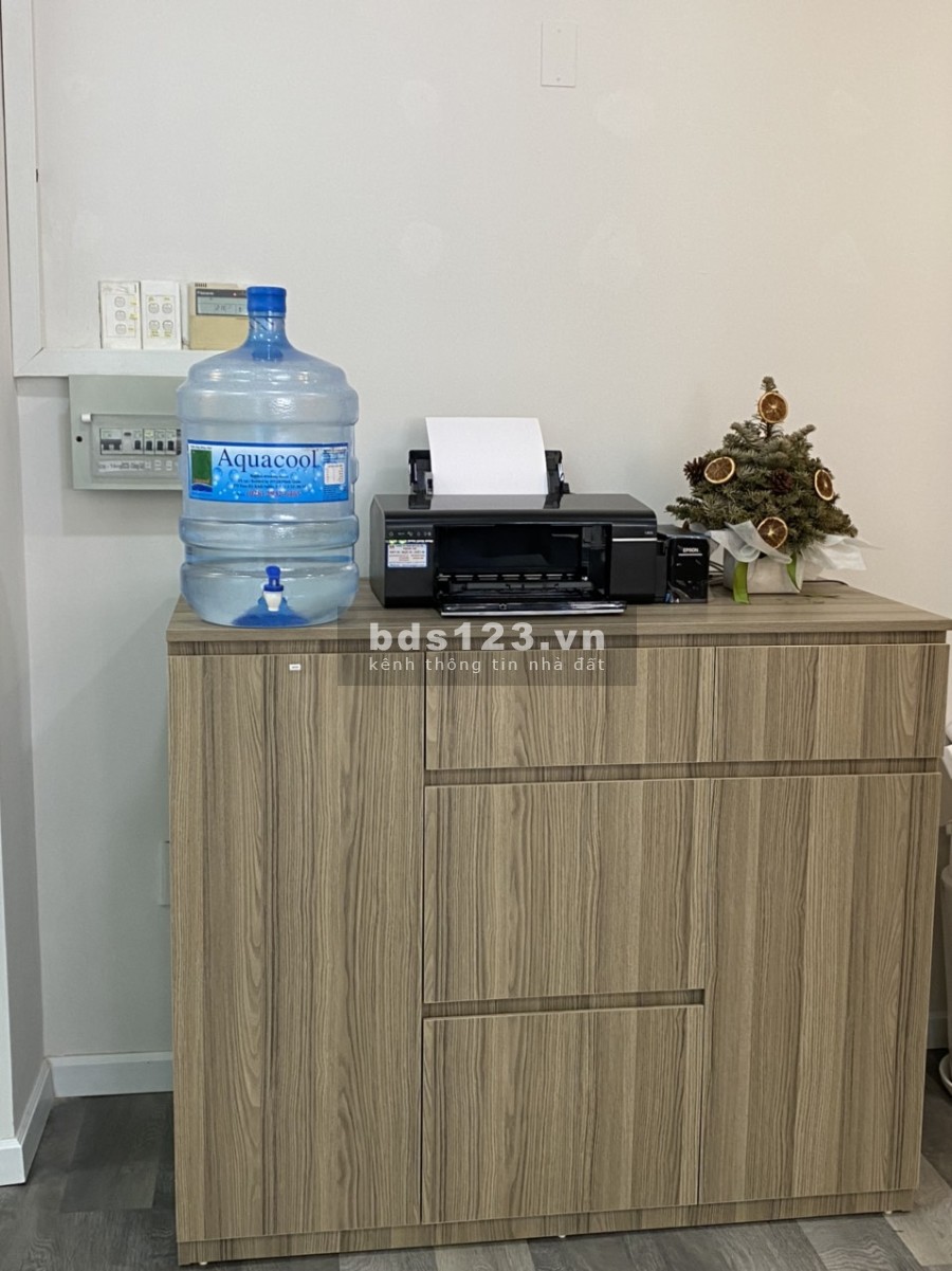 Văn phòng diện tích 70m2 ngay mặt tiền đường lơn Quận 3 full nội thất mới toanh