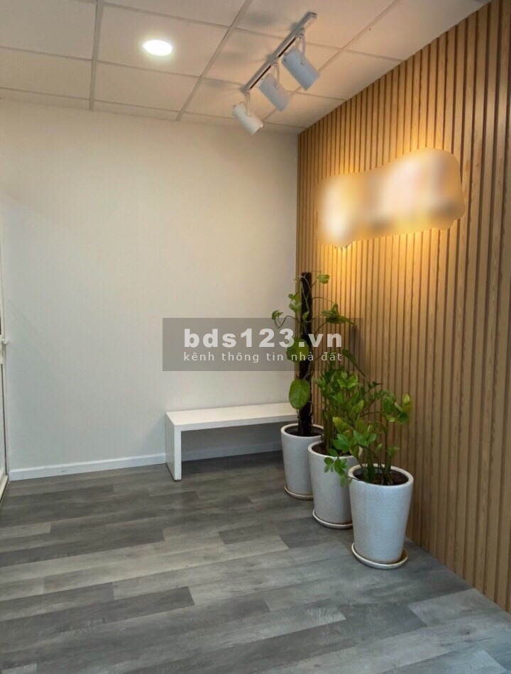 Văn phòng diện tích 70m2 ngay mặt tiền đường lơn Quận 3 full nội thất mới toanh