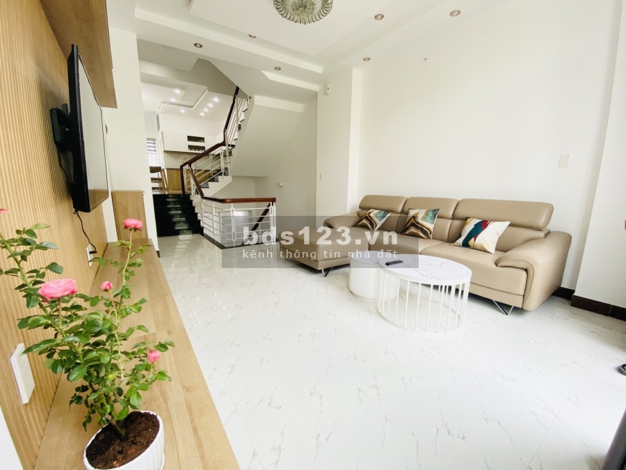 Cần bán nhà 3 tầng - mặt tiền Huỳnh Lý, 56m2, Nam lệch Tây, giá 5 Tỷ. LH 0909198449.