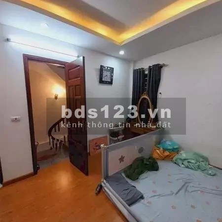 Siêu Phẩm mặt phố Hoàng Mai, Kinh doanh đỉnh, ô tô đỗ cổng, 50m,4T, MT 4m, 4.5 tỷ (có TL)