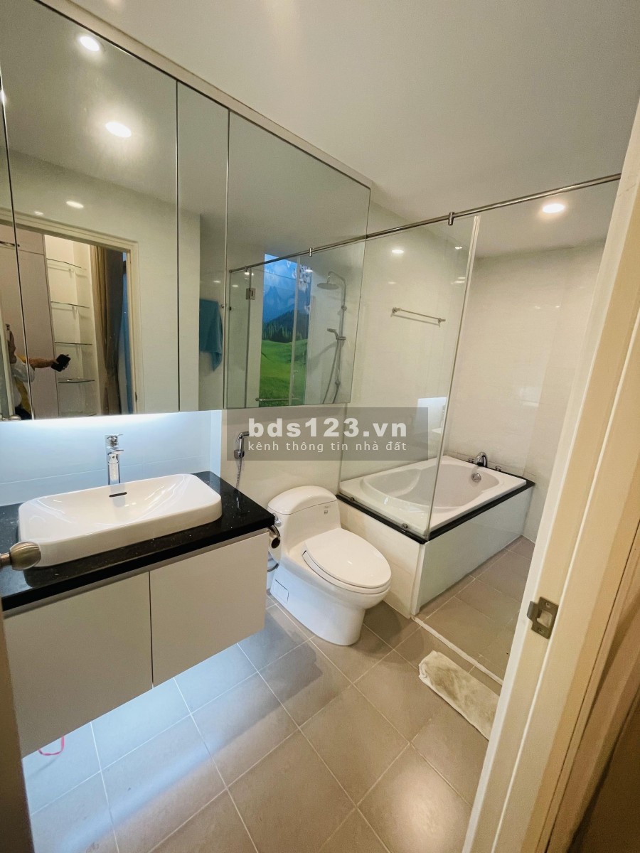 Bán nhà hẻm xe hơi đường Cách Mạng Tháng 8 phường 11 Quận 3 vị trí đẹp giá tốt