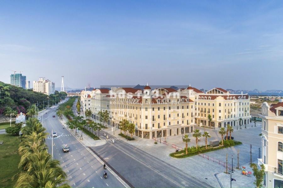 Cần chuyển nhượng căn áp góc shophouse E239 vị trí mặt đường Hạ Long Bãi Cháy