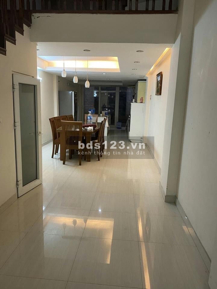 Bán nhà nguyên căn phố Vương Thừa Vũ dtsd 65m2, 5 tầng đúc, mặt tiền 3.6m, giá bán 8.5 tỷ