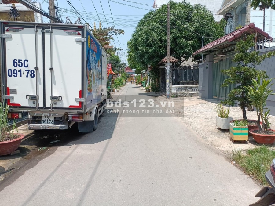 Đất chính chủ, sổ hồng riêng thổ cư 100%, gần chợ trường đại học, giá ưu đãi