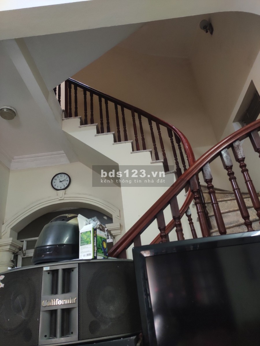 Nhà gần KĐT Văn Quán diện tích 33m2 đúc 4 tầng, tặng gần hết nội thất vip, giá bán 2.65 tỷ