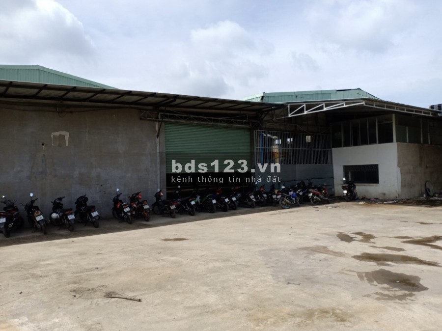 Cho thuê mặt bằng kho xưởng diện tích 2500m2 mặt tiền đường Quốc Lộ /1A Quận 12
