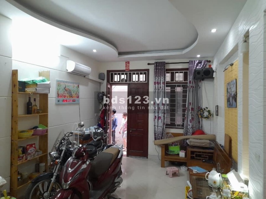 Bán nhà nguyên căn phố Vương Thừa Vũ dtsd 65m2, 5 tầng đúc, mặt tiền 3.6m, giá bán 8.5 tỷ