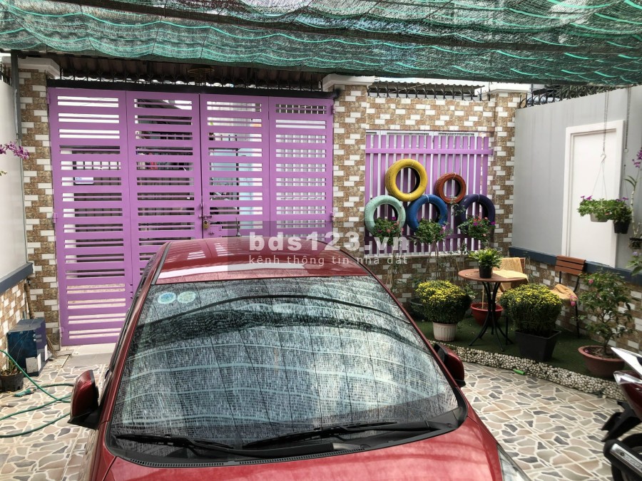 Cần bán nhà 1 trệt 2 lầu hẻm xe hơi 4m khu dân trí cao, liên hệ 0779900719, sổ chính chủ
