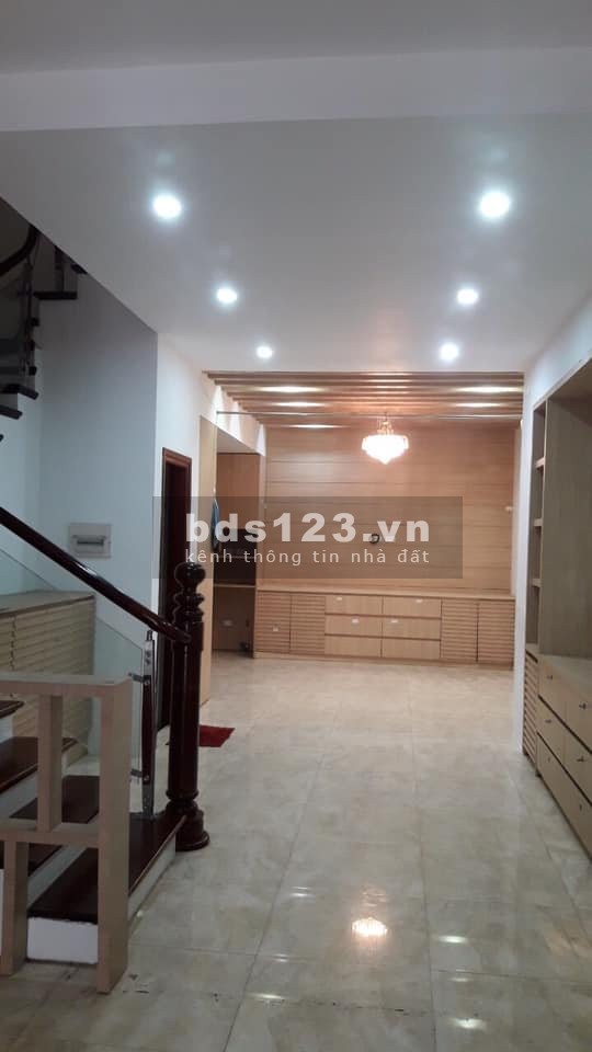 Cho thuê nhà tại Hoàng Văn Thái liên hệ 0961440591, diện tích 76m2, 3 tầng đúc an ninh