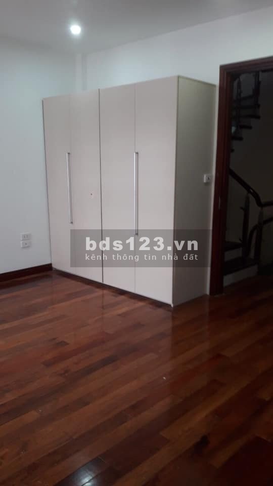Cho thuê nhà tại Hoàng Văn Thái liên hệ 0961440591, diện tích 76m2, 3 tầng đúc an ninh