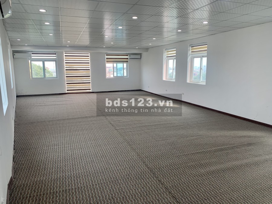 BQL tòa nhà VP 12 tầng ngã tư Cửa Bắc 152 Phó Đức Chính cho thuê các diện tích 75m2 - 85m2 - 125m2