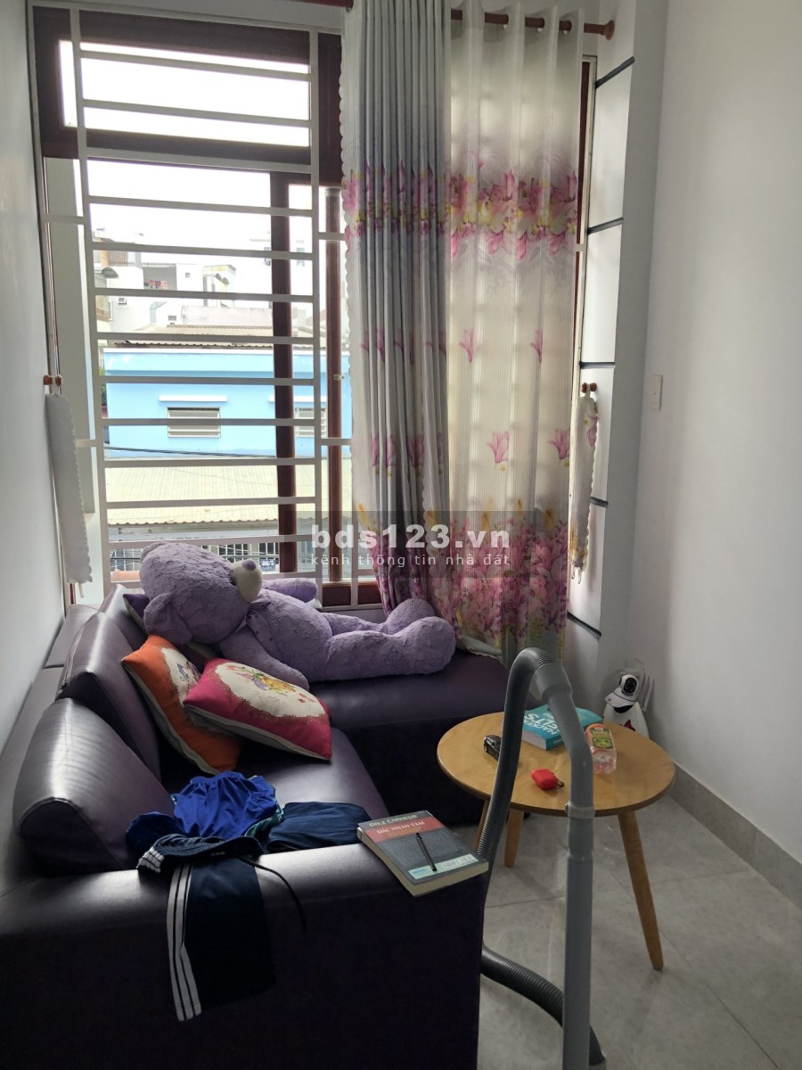 Cần bán nhà 1 trệt 2 lầu hẻm xe hơi 4m khu dân trí cao, liên hệ 0779900719, sổ chính chủ