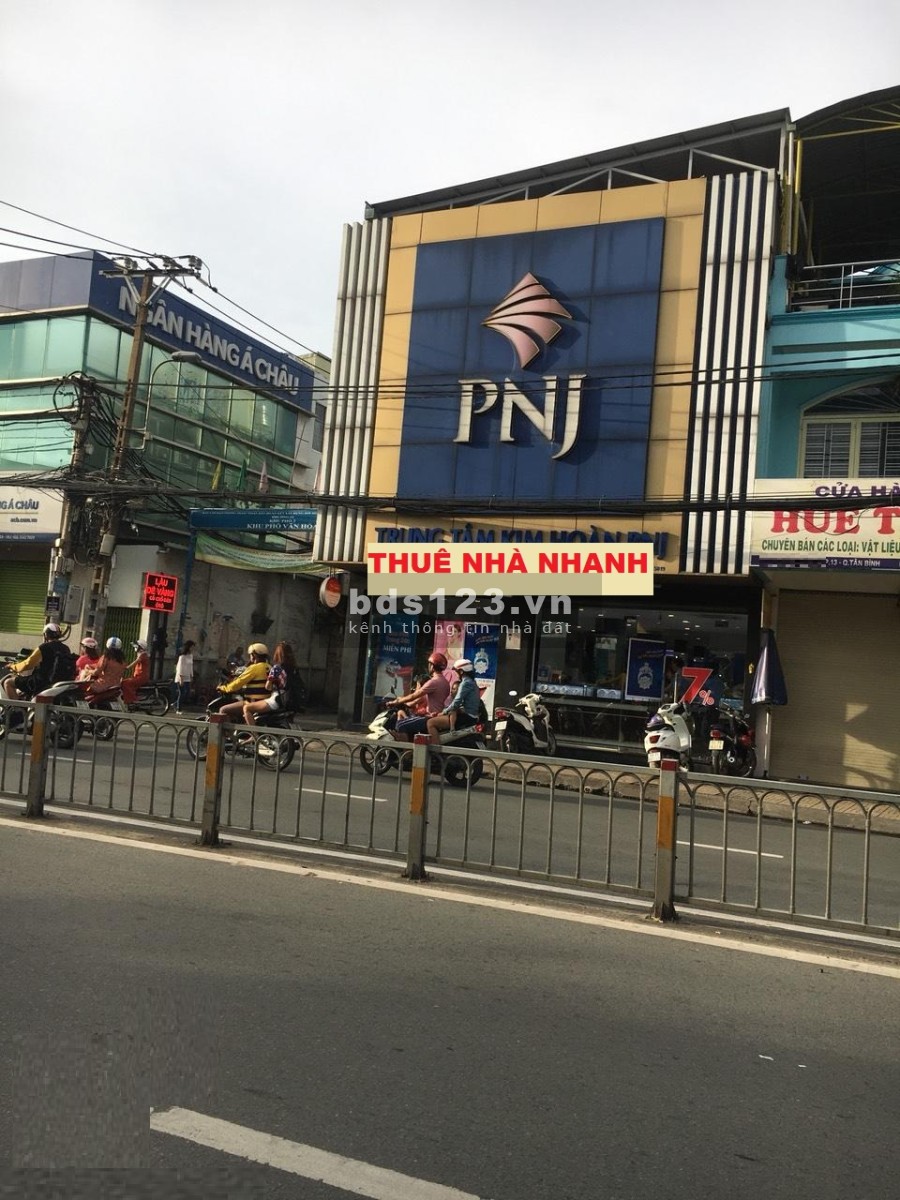 Nhà nguyên căn 2 mặt tiền ngay đường Trường Chinh, khu dân cư đông đúc, giá tốt