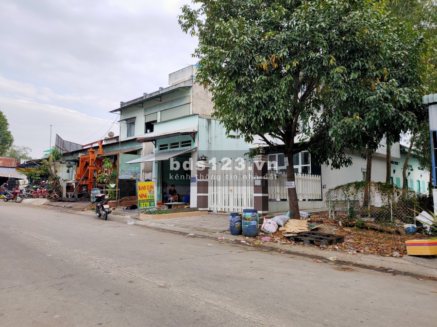 Chính chủ bán gấp diện tích 450m2 đất sổ hồng riêng, đường rộng vỉa hè thoáng mát