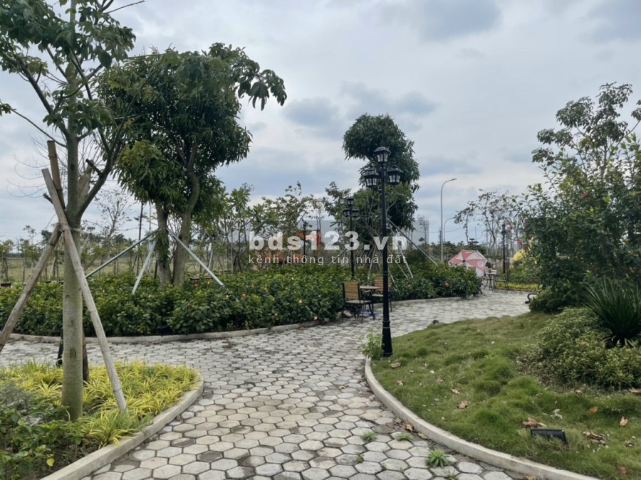 Duy nhất lô Shophouse mặt hồ hướng Nam liên hệ xem đất 0799863888 đang chờ sổ
