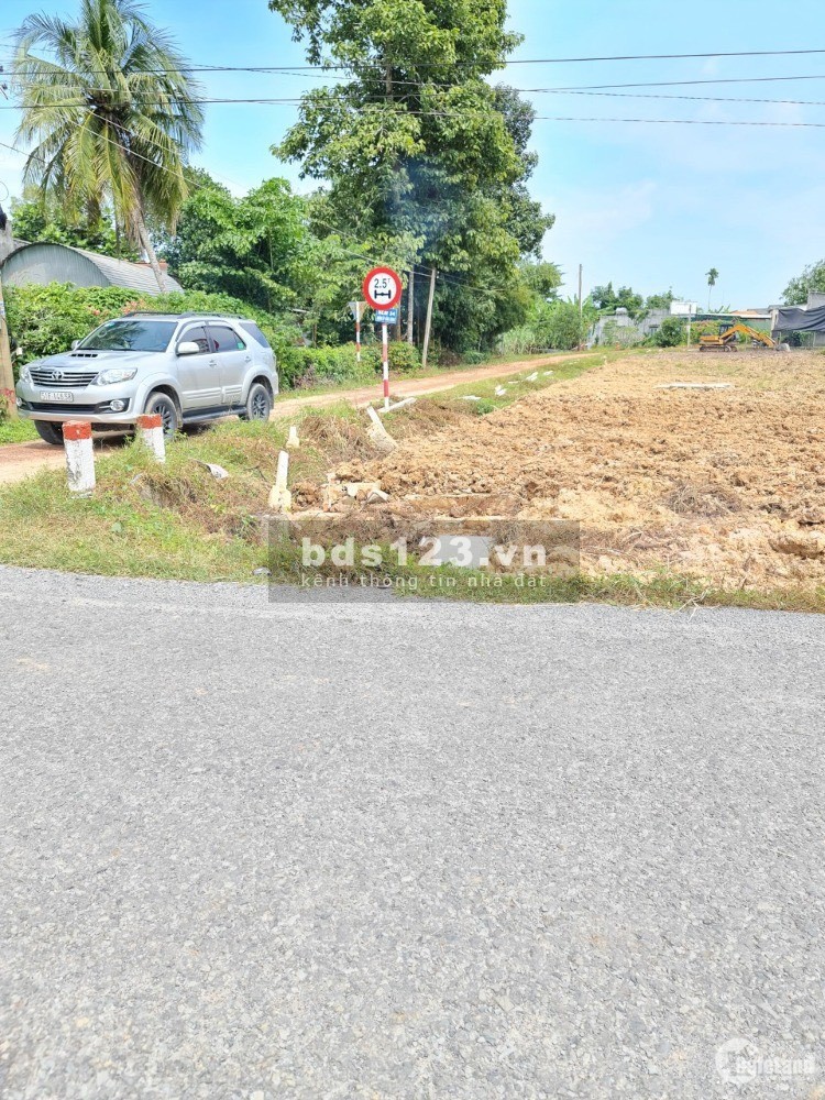 Đất mặt tiền đường nhựa 20m giá chỉ hơn 400 triệu sổ hồng chính chủ, bao sang tên công chứng