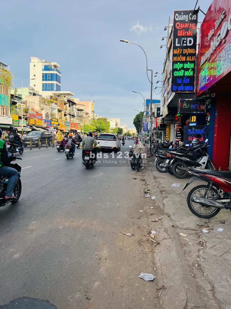 Nhà 5 tầng Q1 đẹp lung linh , giá 8 tỷ thương lượng, đúc kiên cố 4 tầng thông thoáng