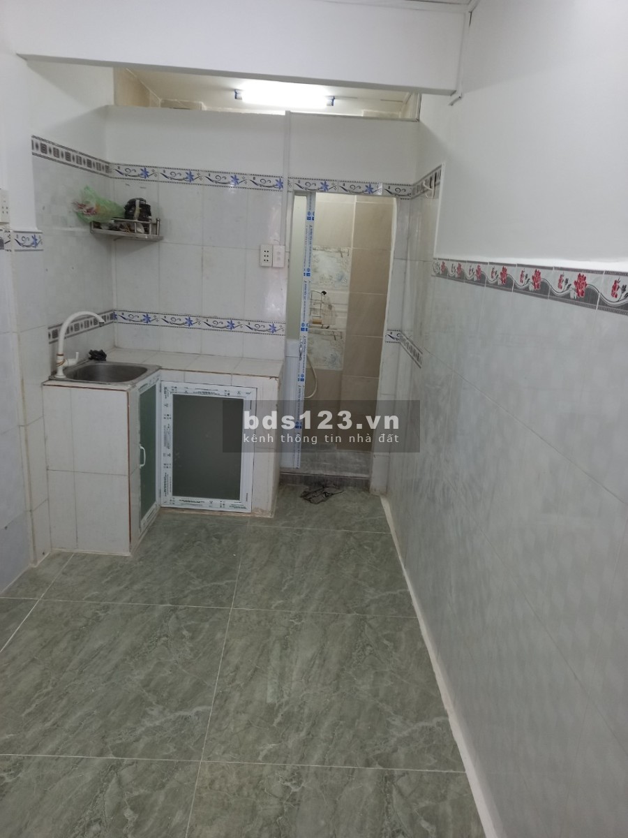 Chính chủ kẹt tiền bán gấp nhà đẹp Quận 6 giá 2 tỷ7 hẻm an ninh khu dân cư đông đúc