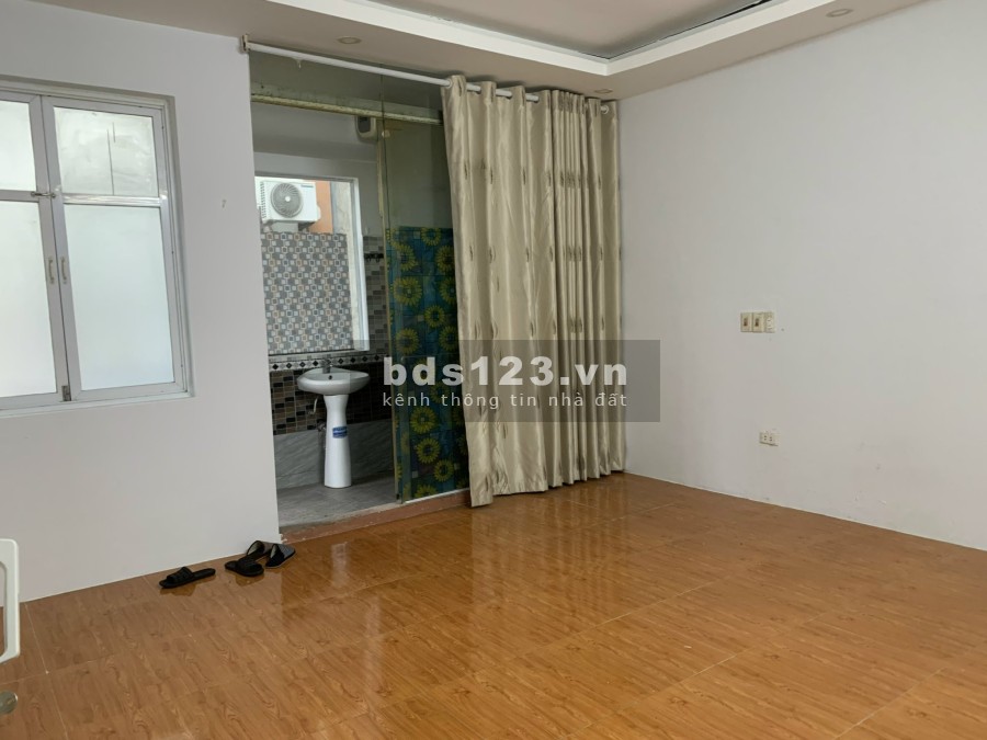 Cho thuê nhà Phú Thượng An Dương Vương Tây Hồ giá tốt view thoáng, có chỗ để xe riêng