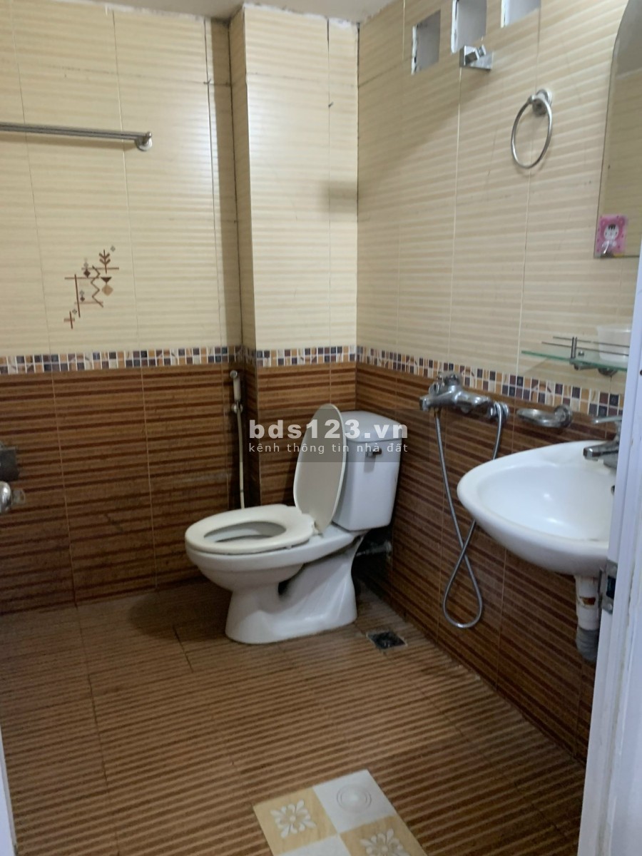 Cho thuê nhà Phú Thượng An Dương Vương Tây Hồ giá tốt view thoáng, có chỗ để xe riêng