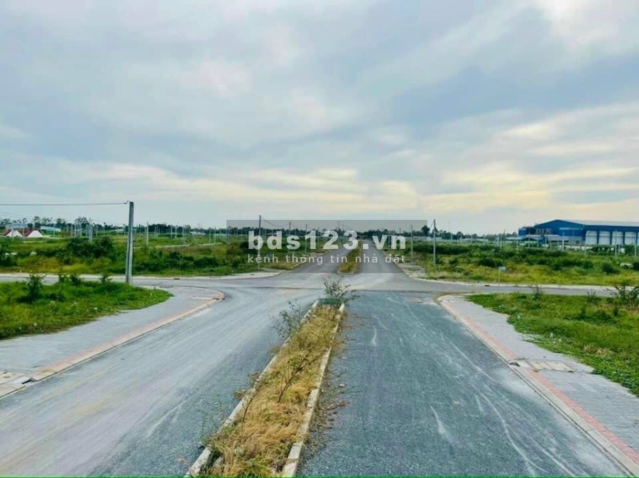 Bán đất nền gần công viên khu Vạn Phát Sông Hậu giá đầu tư sinh lời 790 triệu, lhcc