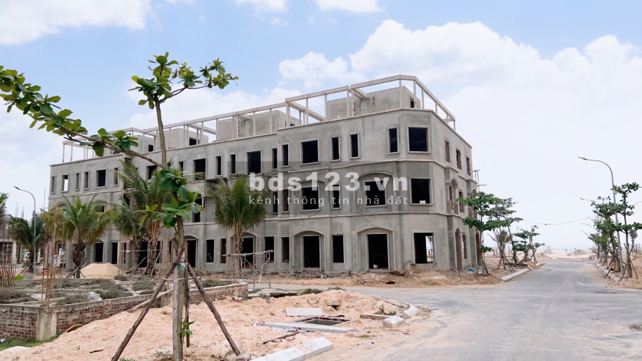 Sổ đỏ tao tay mua ngay shophouse mặt biển Hải Ninh, giá chỉ từ 20.5 triệu/m2 tiện ích đủ