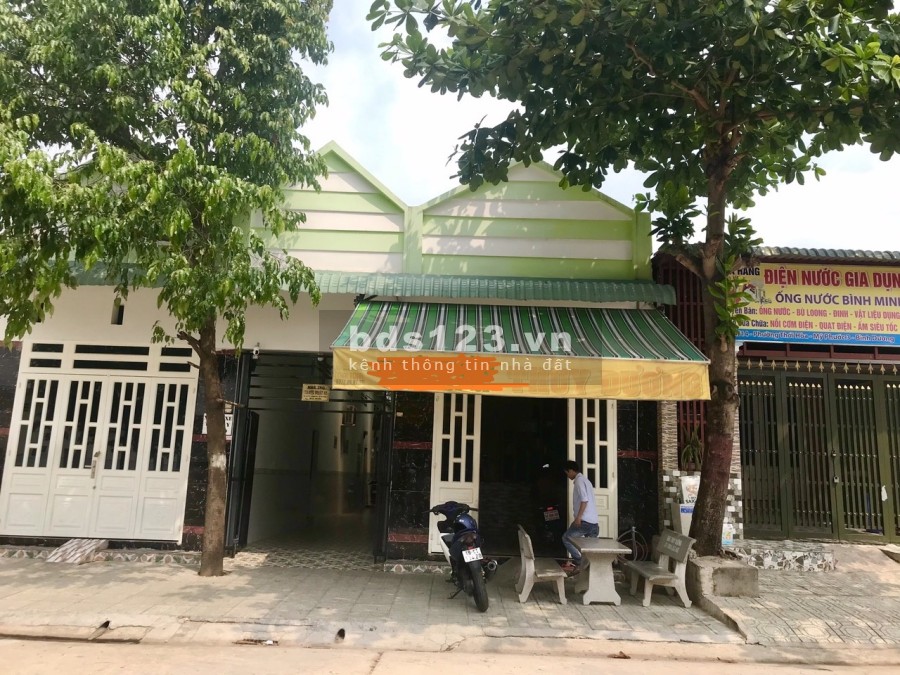 Bán gấp 300m2 + 2 căn hộ mini và 8 phòng trọ đang thuê kín,TN ổn định 20tr/tháng.