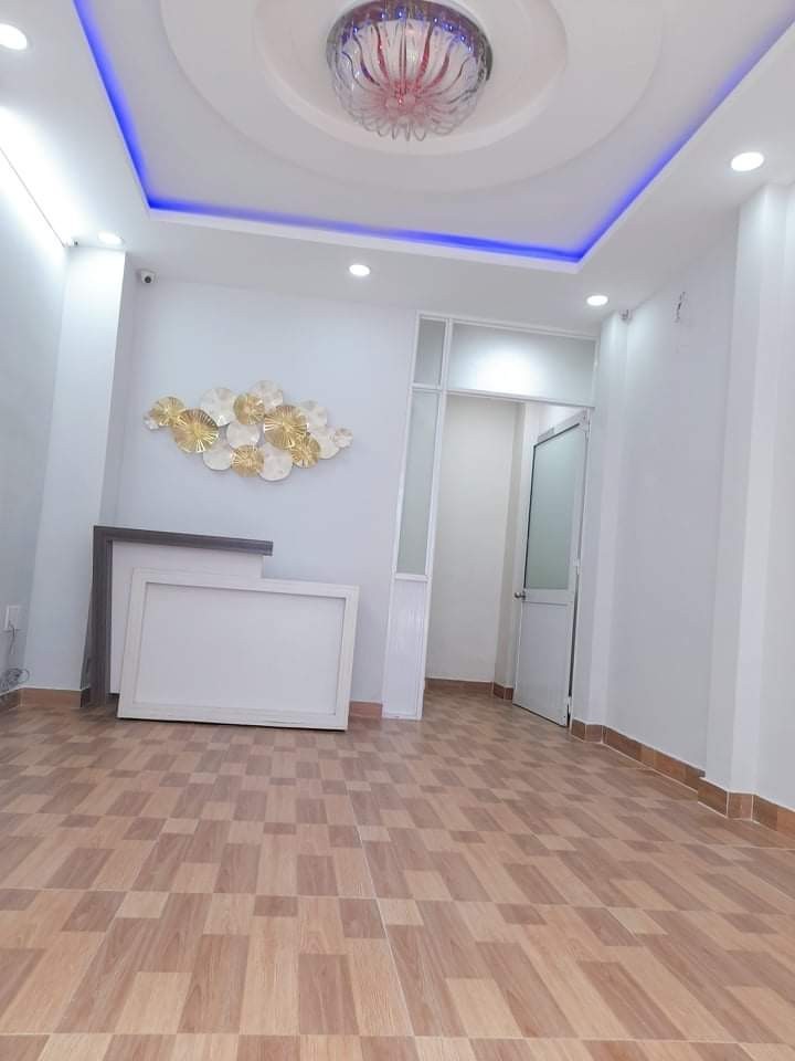 Thới An Quận 12 đường Lê thị Riêng dtsd 56m 3 tầng đẹp lung linh giá bán rẻ chỉ 4.5 tỷ