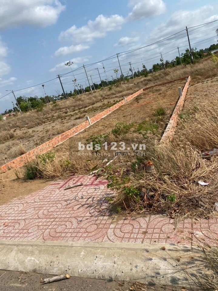 Cô 5 cần bán gấp nền đất khu tái định cư gần khu công nghiệp Thuận Đạo sổ chính chủ