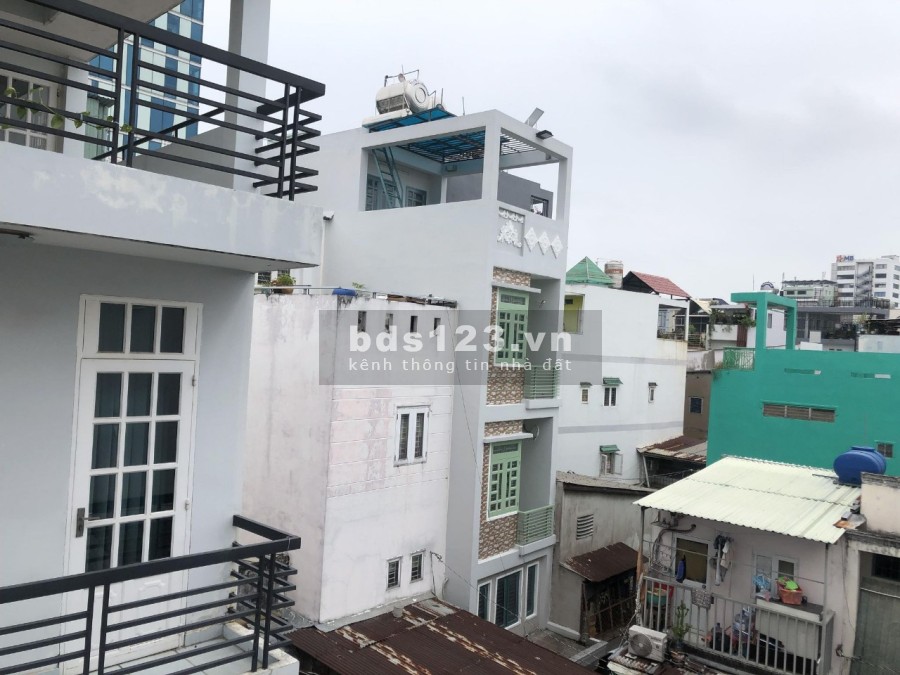 Chính chủ bán nhà CMT8 Quận 3, diện tích sử dụng (4 x 12), 4 tầng, giá bán 6.1 tỷ
