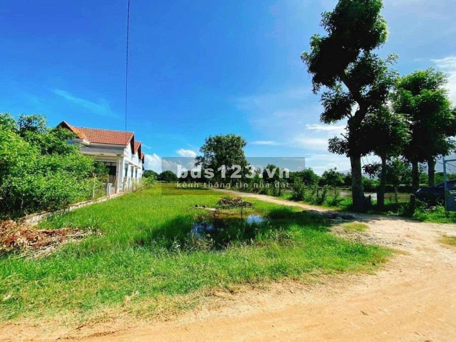 Bán lô đất ở đô thị trung tâm kinh tế Nam Vân Phong cách DT1A chỉ 120m, lh 0353513979