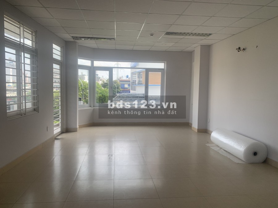 Cho thuê văn phòng lầu tại Quận Tân Phú đầy đủ công năng, giá tốt, liên hệ 0932628756