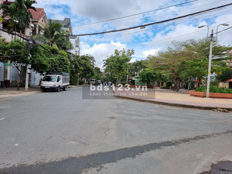 Bán nhà nguyên căn mặt tiền đường 270 Cao Lỗ phường 4 Quận 8, liên hệ 0773846426