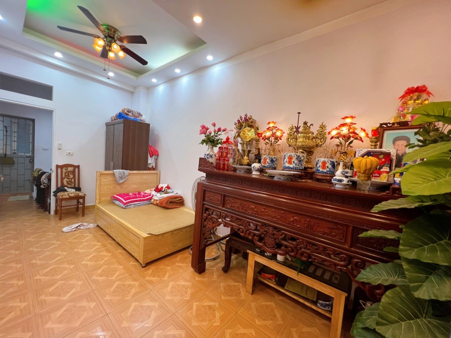 Bán Nhà Đại La diện tích sử dụng 40m* 5 Tầng Ngõ Nông Thoáng Sáng giá chỉ 3.45 tỷ