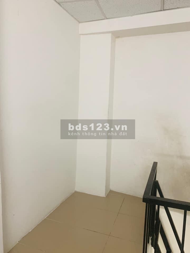 Tìm Nam ở Ghép quận 3 ngay ngã 3 đường Trương Định Rạch Bùng Binh giáp bờ kè Hoàng Sa