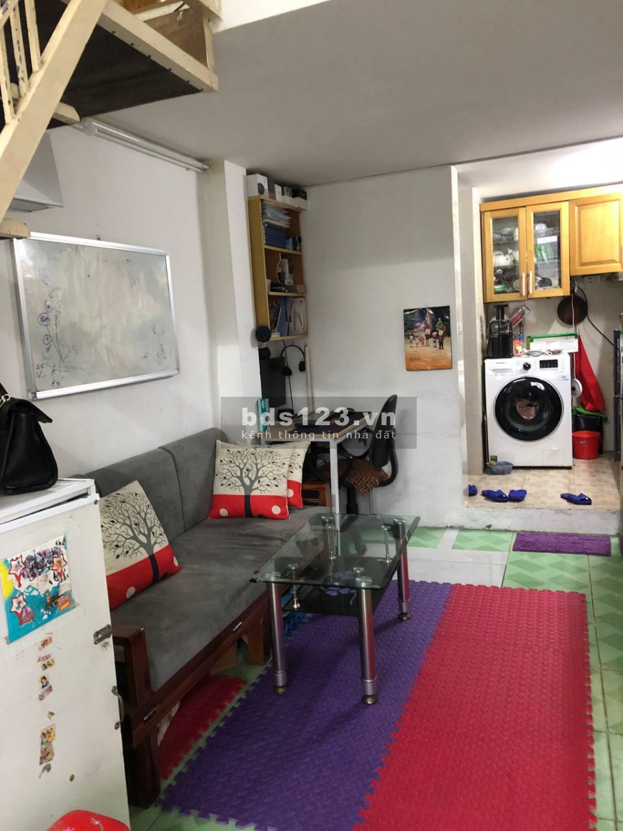 Cực hiếm! Nhà cấp 4 có gác xép diện tích 22m2, nhà mặt ngõ, ô tô đỗ cửa, Lĩnh Nam