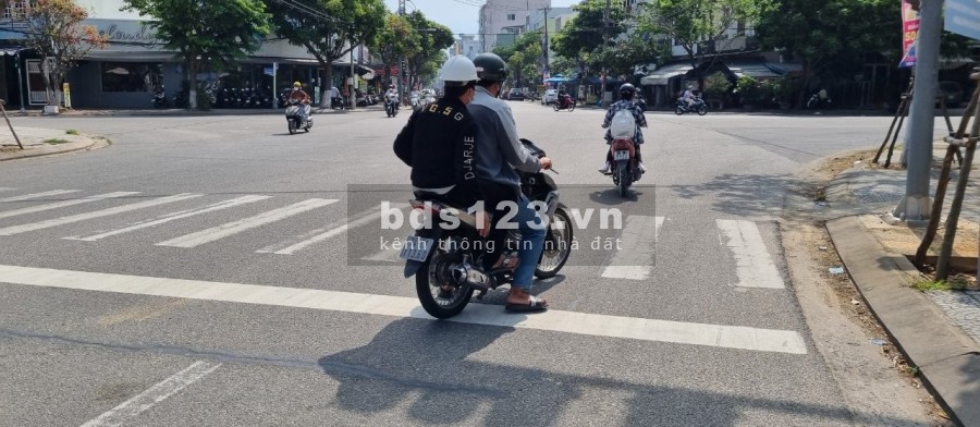 Bán Nhà đường Núi Thành, Hải Châu, diện tích 94m2, giá bán 6.35 tỷ, liên hệ 0907535276