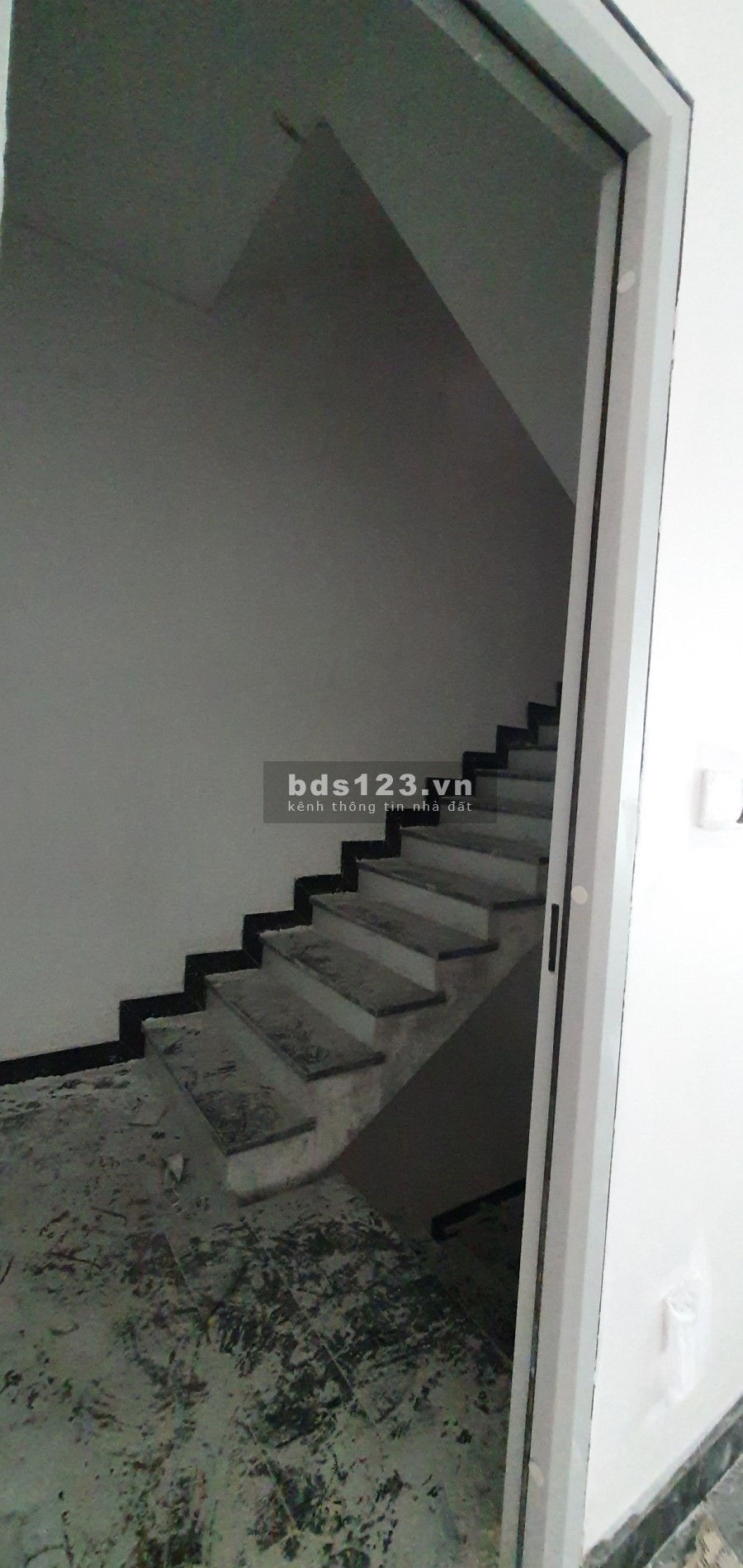 Cho thuê văn phòng rộng rãi thoáng mát, tiện nghi cao cấp tại Long Biên, Hà Nội, S=125m2