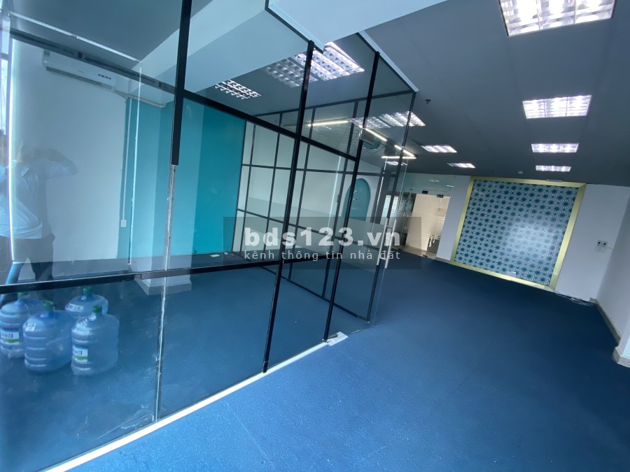 Văn phòng hot giá rẻ Quận 3 giá cho thuê chỉ 20 triệu/tháng diện tích sử dụng 85m2