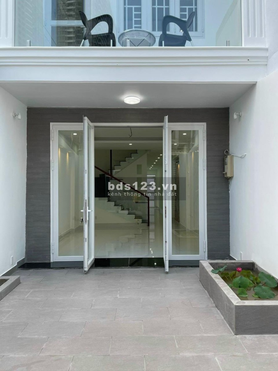 Nhà bán KDC Long Hậu, đối diện T&T Millennia, 100m2, tặng nội thất