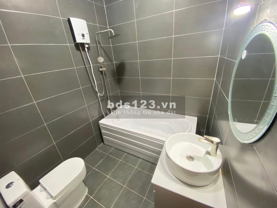 Nhà bán KDC Long Hậu, đối diện T&T Millennia, 100m2, tặng nội thất