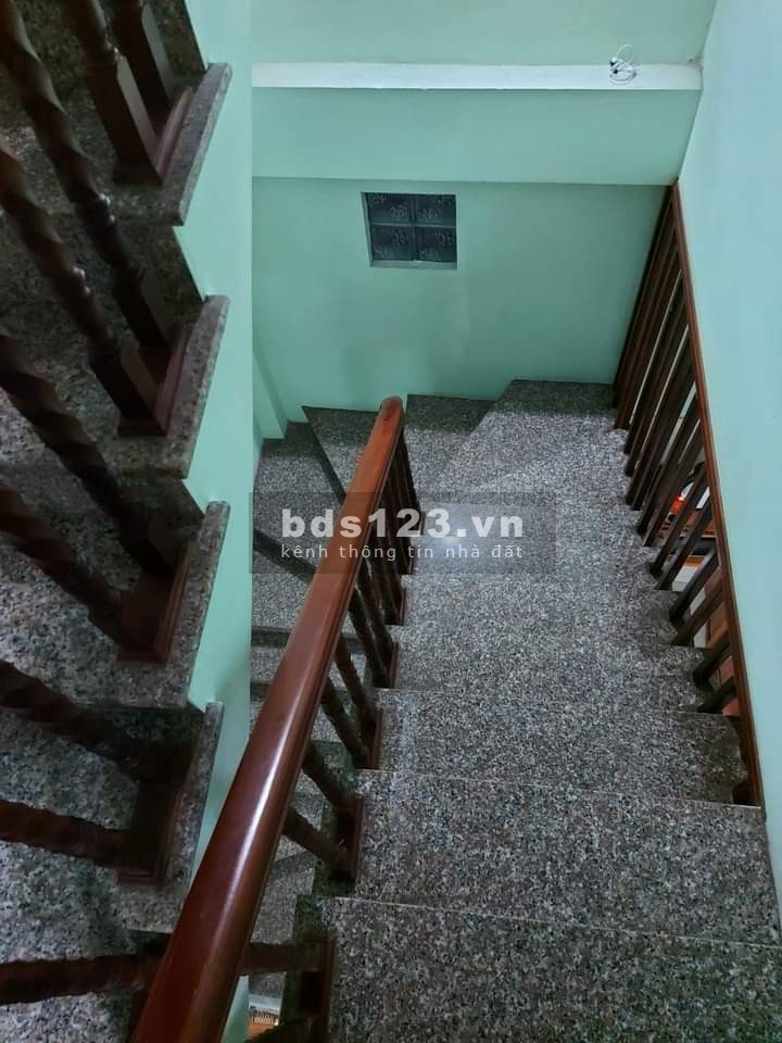 Giữa phố Cầu Diễn kinh doanh tốt diện tích sử dụng nhà 55m2, giá bán chỉ 7.4 tỷ sổ sẵn