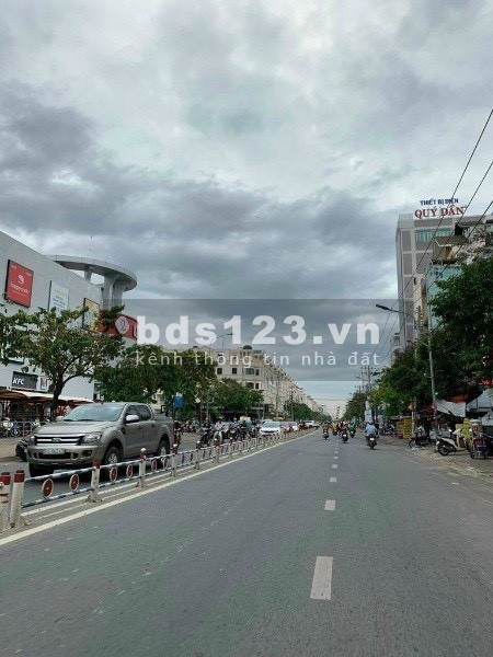Căn góc 2 mặt tiền đường Phan Văn Trị, gò vấp, sát VinCom, giá bán chỉ nhỉnh 20 tỷ